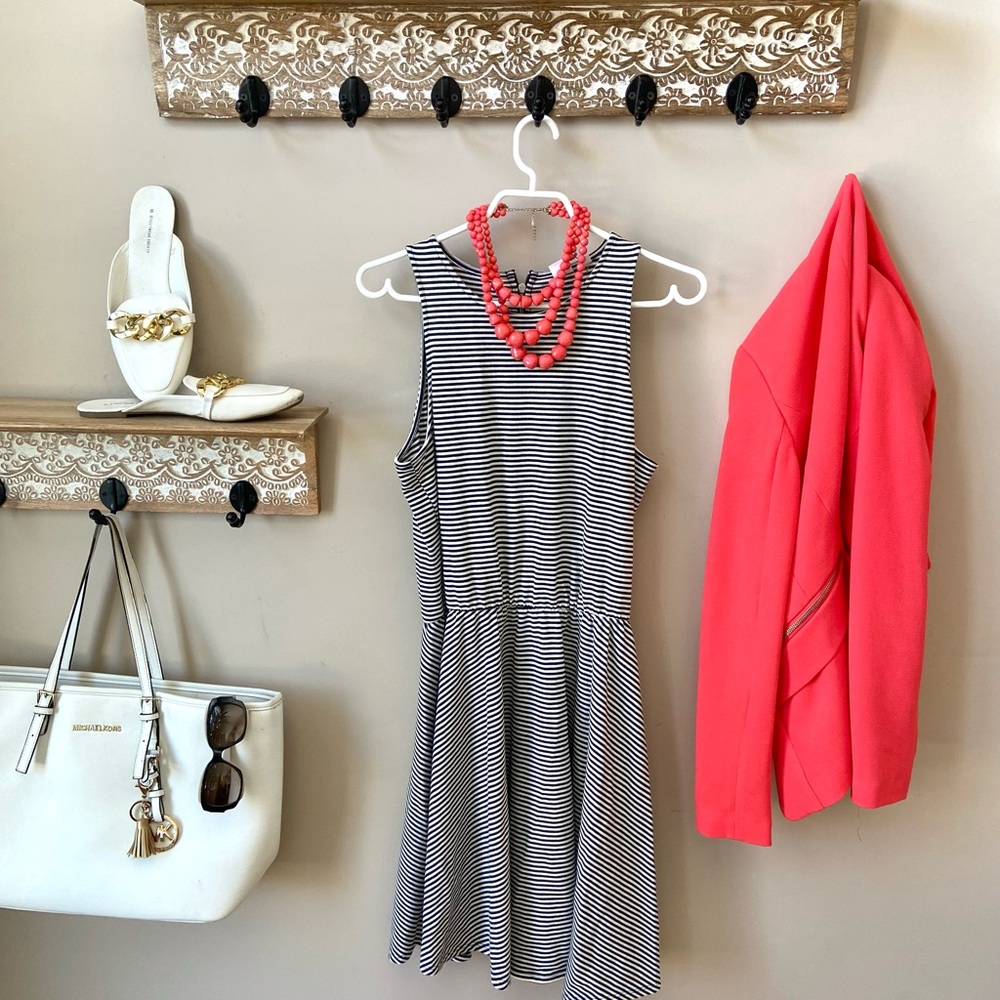 👗Gap Sleeveless Aline striped dress